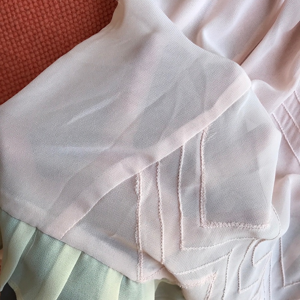 Women’s Ruffle Tank Top - Picture 3 of 4